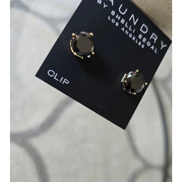 Laundry By Shelli Segal Black Stud Clip Earrings New - Picture 5 of 5